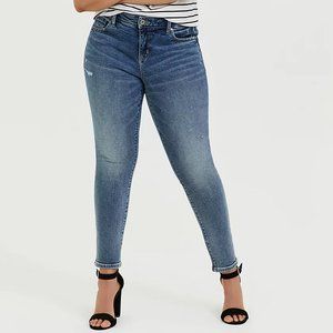 Torrid MID RISE SKINNY JEAN STRETCH LIGHT WASH NWT sz 18